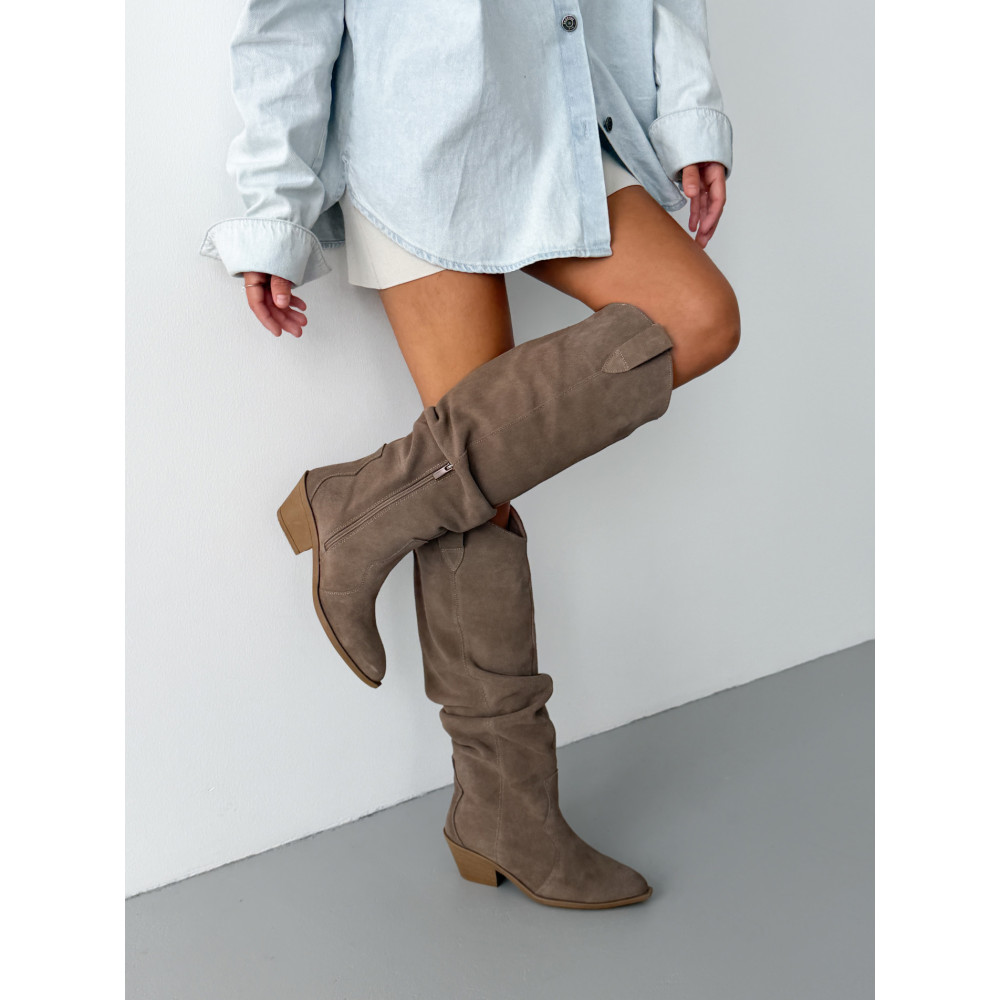 Жіночі замшеві босоніжки на липучках блакитного кольору з підошвою 3-4 см
