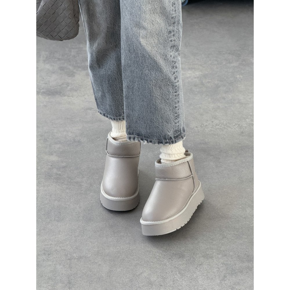 Ультракороткі уггі шкіряні сірі жіночі з набивним хутром та термогумовою підошвою