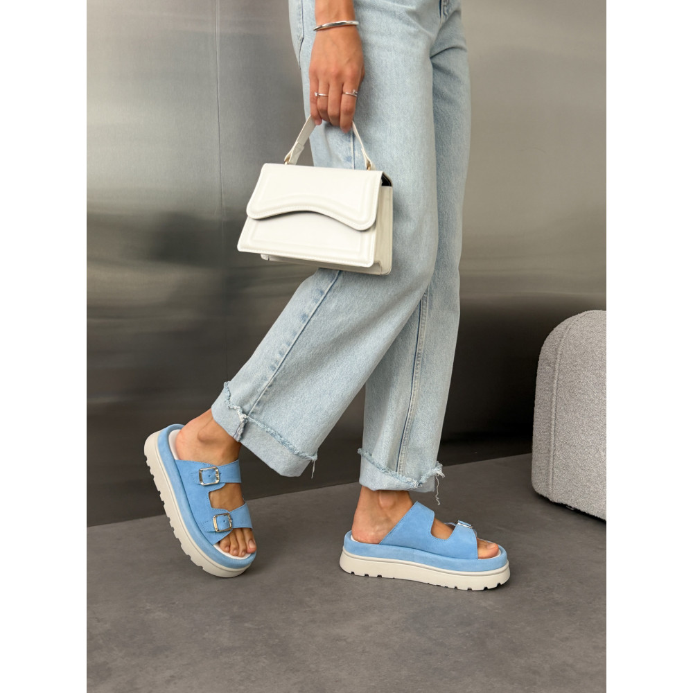 Шльопанці на високій підошві блакитні замшеві з регульованими пряжками