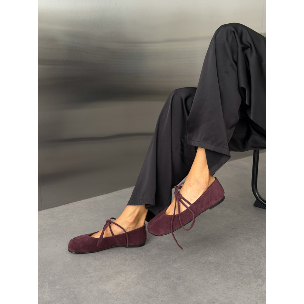 Жіночі замшеві кеди Olli Shoes рожевого кольору з перфорованим квітковим візерунком