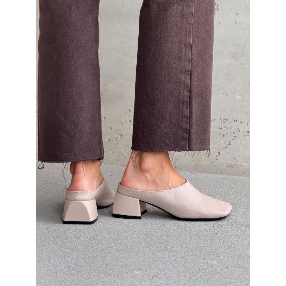 Жіночі сабо NikArt шкіряні бежеві стильні та зручні