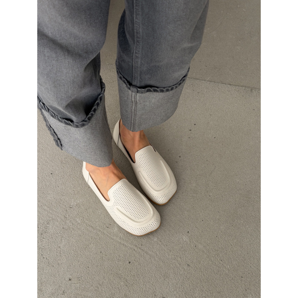 Жіночі лофери barefoot з перфорацією шкіряні світло-бежеві комфортні та стильні