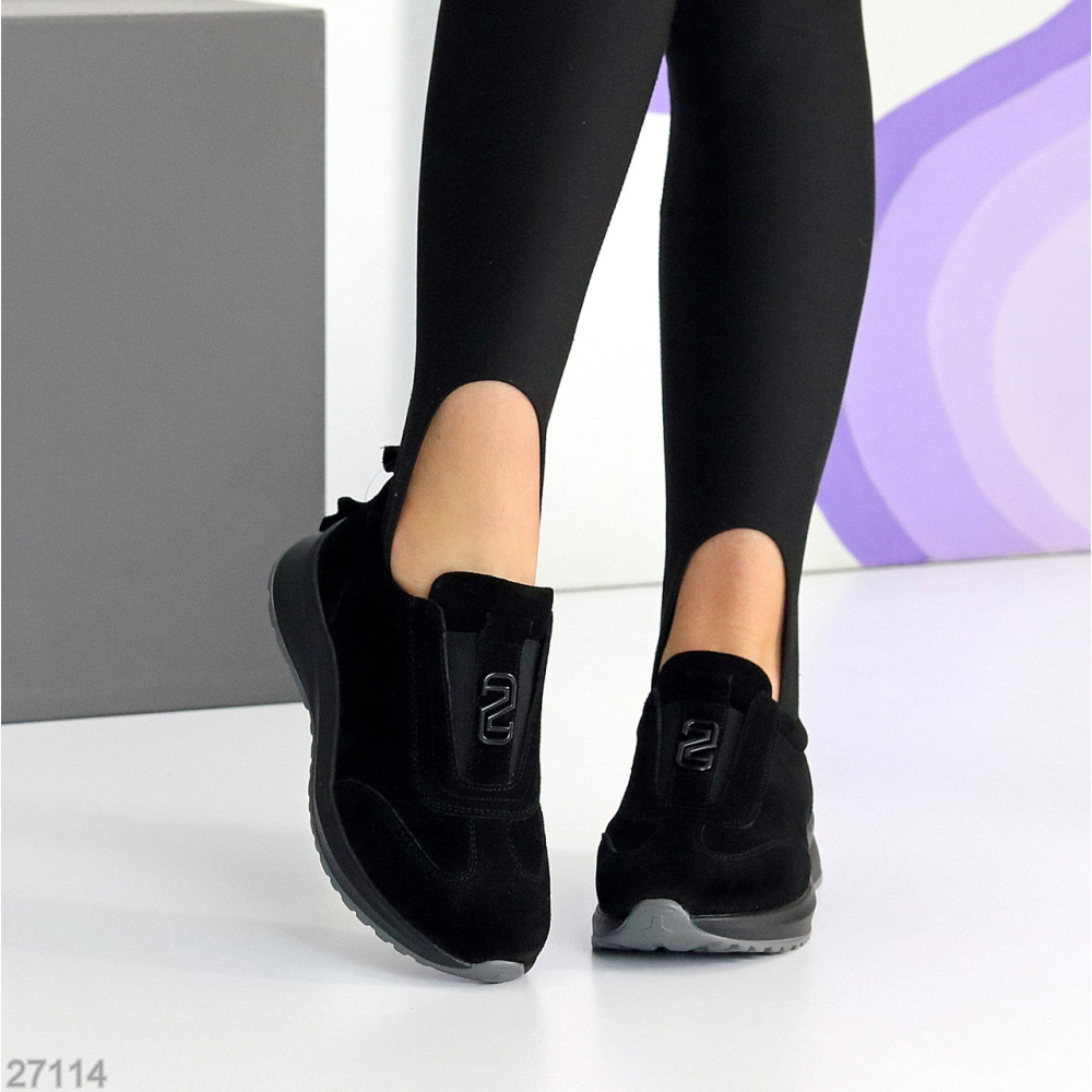 Люксовые черные замшевые кроссовки с эластичной вставкой в подъеме