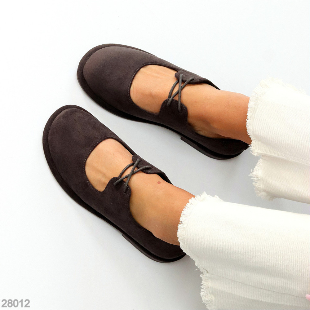 Трендовые замшевые графитовые туфли barefoot на завязках