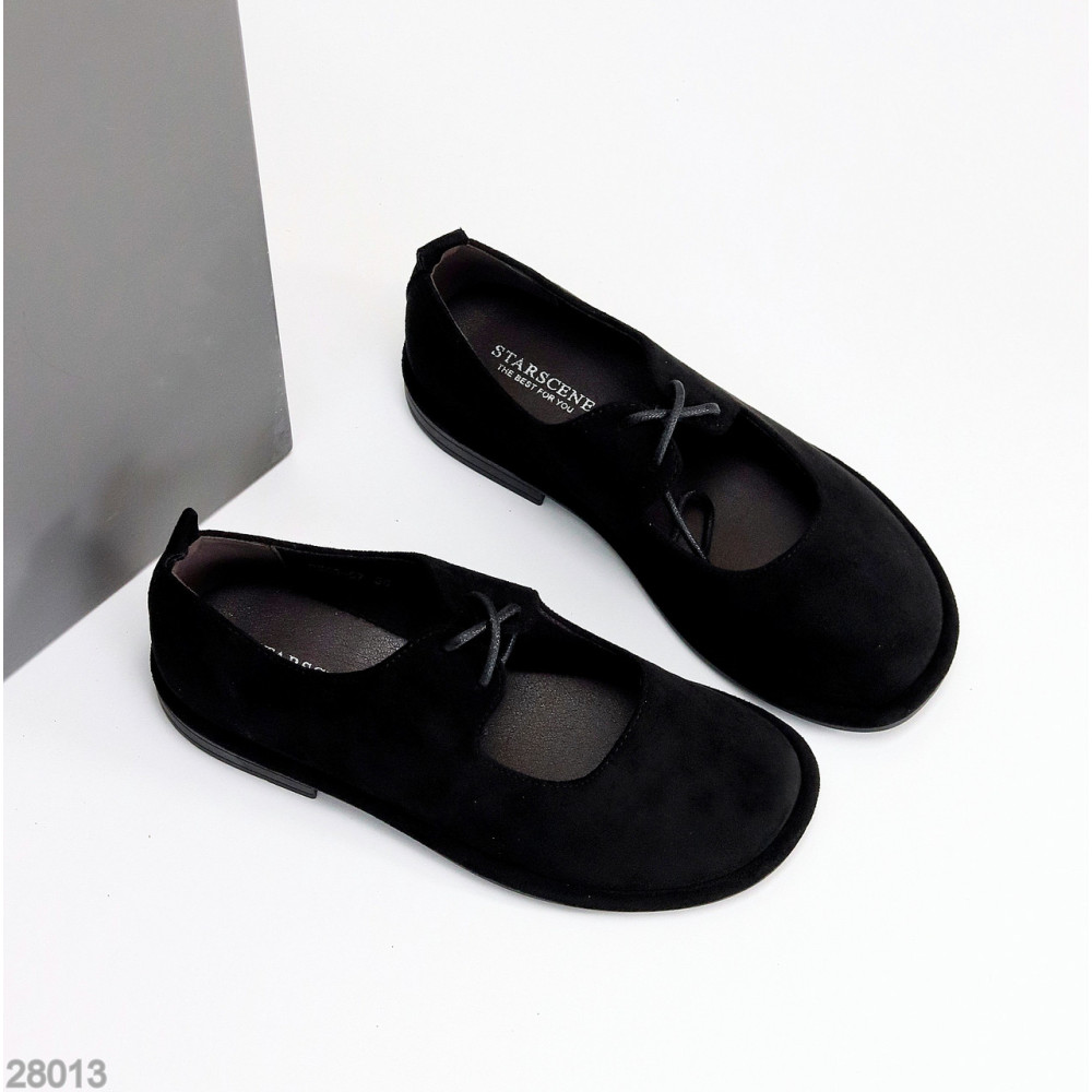 Трендовые замшевые черные туфли barefoot на завязках