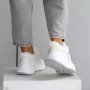 Эффектные белые зимние кожаные кроссовки с опушкой