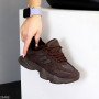 Трендовые шоколадные зимние кроссовки в ассортименте