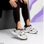 Трендовые светлые зимние кроссовки с цветными вставками